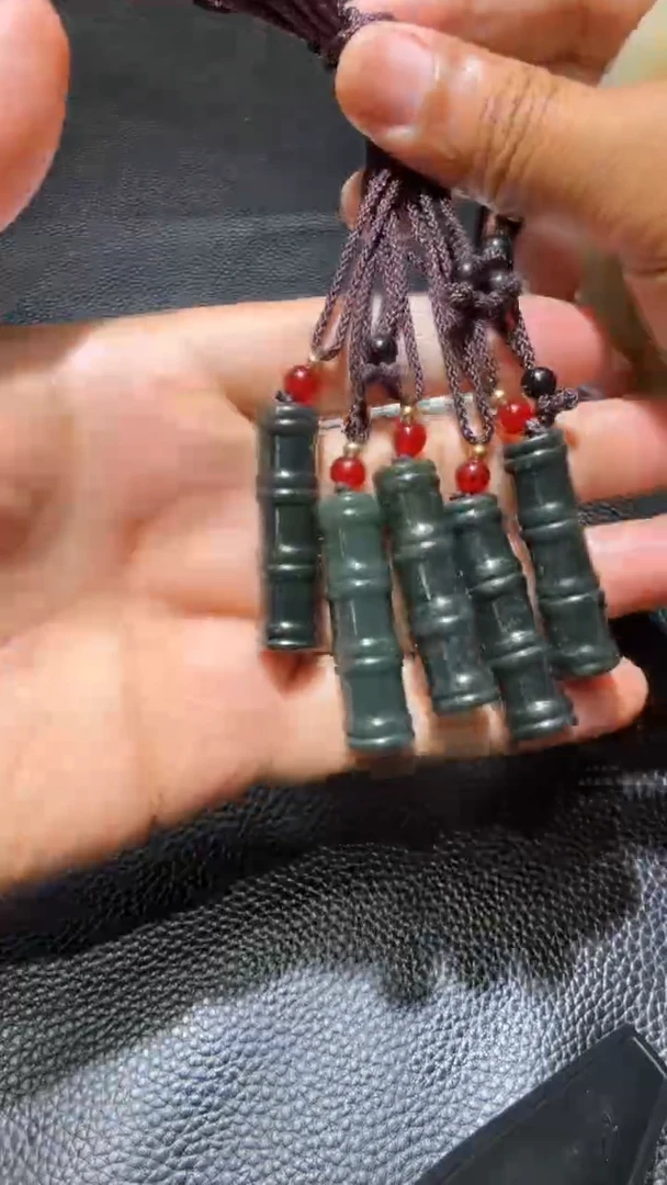 和田玉未镶嵌吊坠(赠链)新疆和田玉