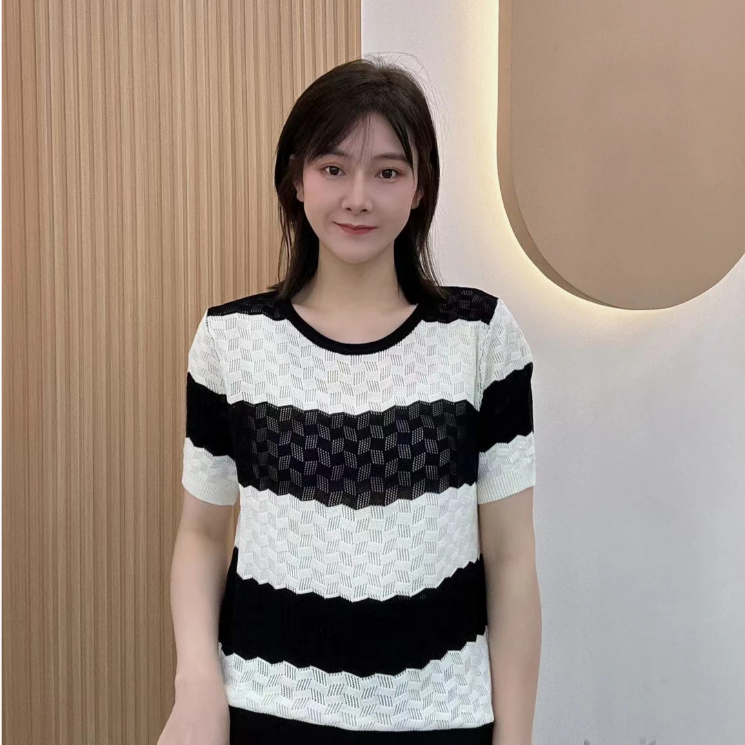 【霓裳甄选】圆领镂空格拼条纹宽松百搭针织短袖108#