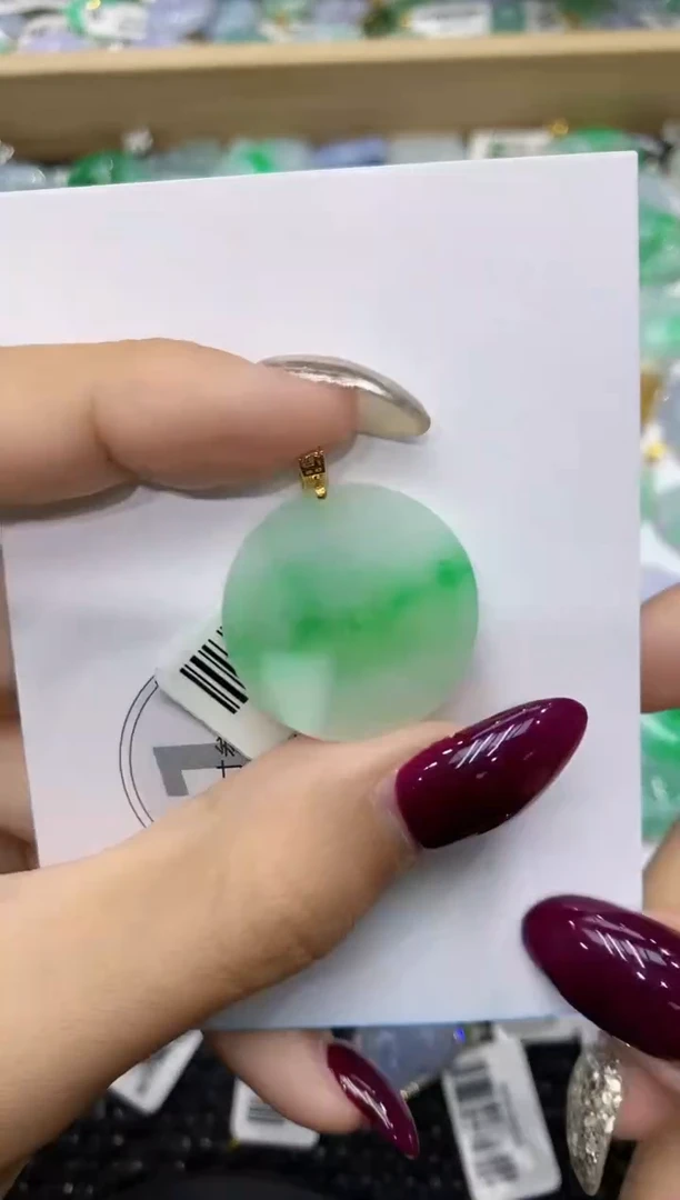 翡翠18K金镶嵌颈饰111111111111
