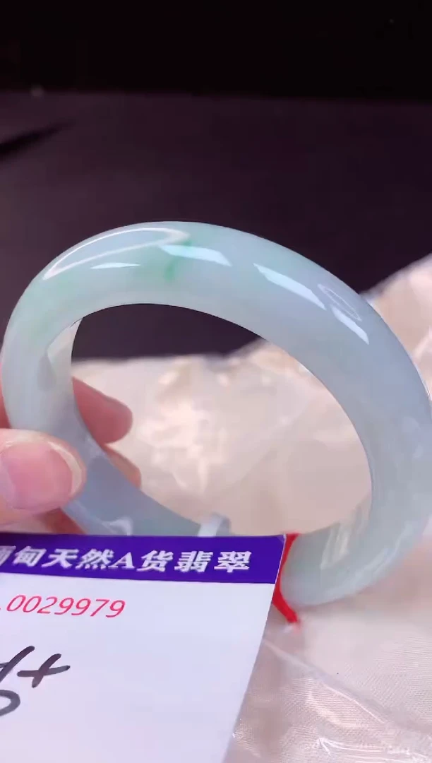 翡翠手镯未镶嵌56+