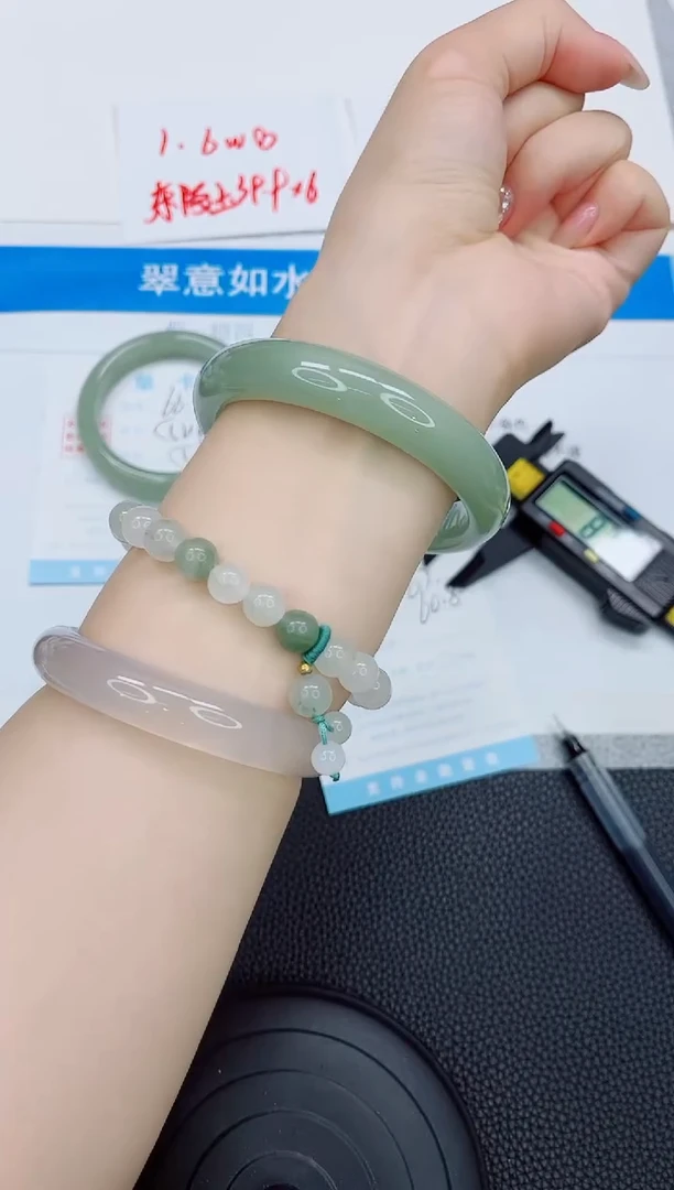 石英质玉手镯未镶嵌a67-60.8
