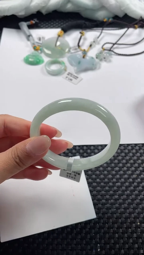 未镶嵌手镯翡翠基地发货H 8226 56+