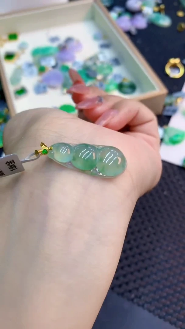 翡翠18K金镶嵌吊坠(不含链)1