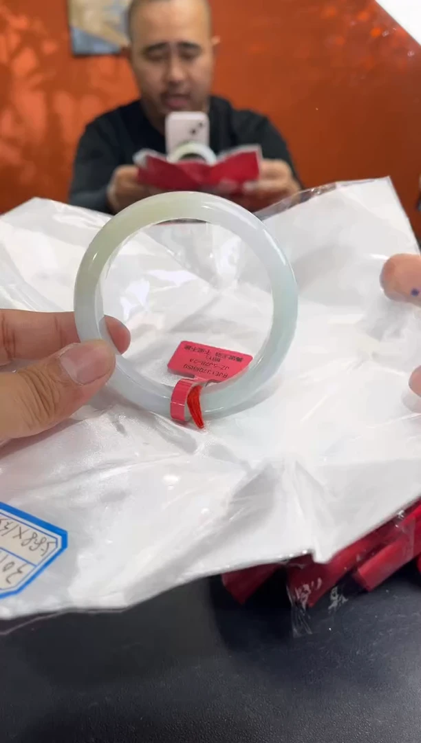 未镶嵌手镯翡翠翡翠手镯