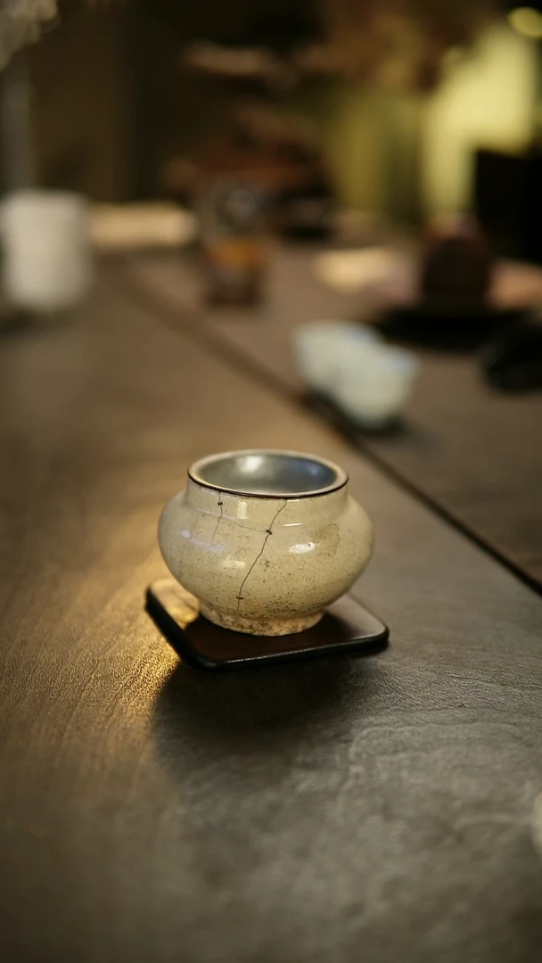 阿眠     老瓷锡盖建水