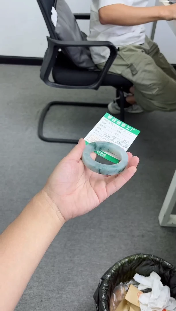 未镶嵌手镯定制翡翠往***风手镯