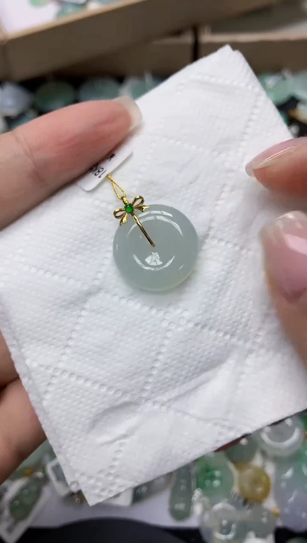 颈饰18K金镶嵌翡翠11111111