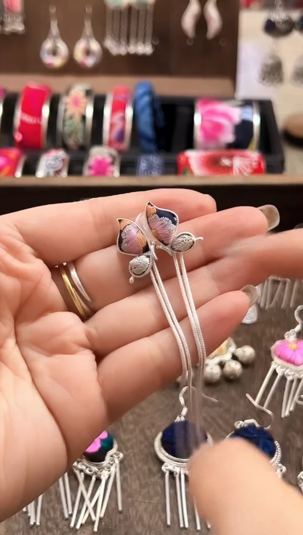 【闪购商品】织绣民族风老绣饰品185