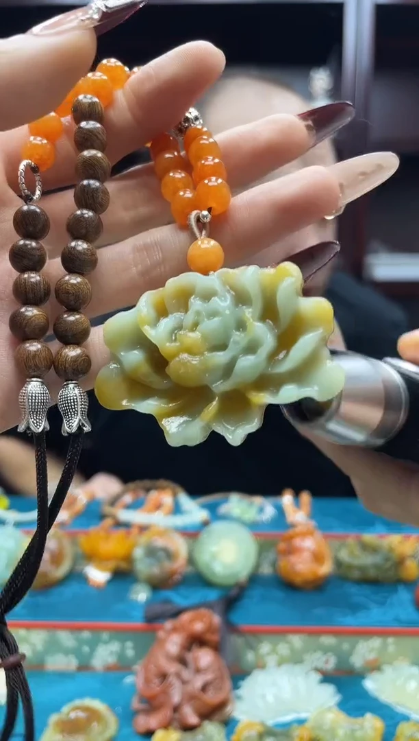 未镶嵌岫玉吊坠·