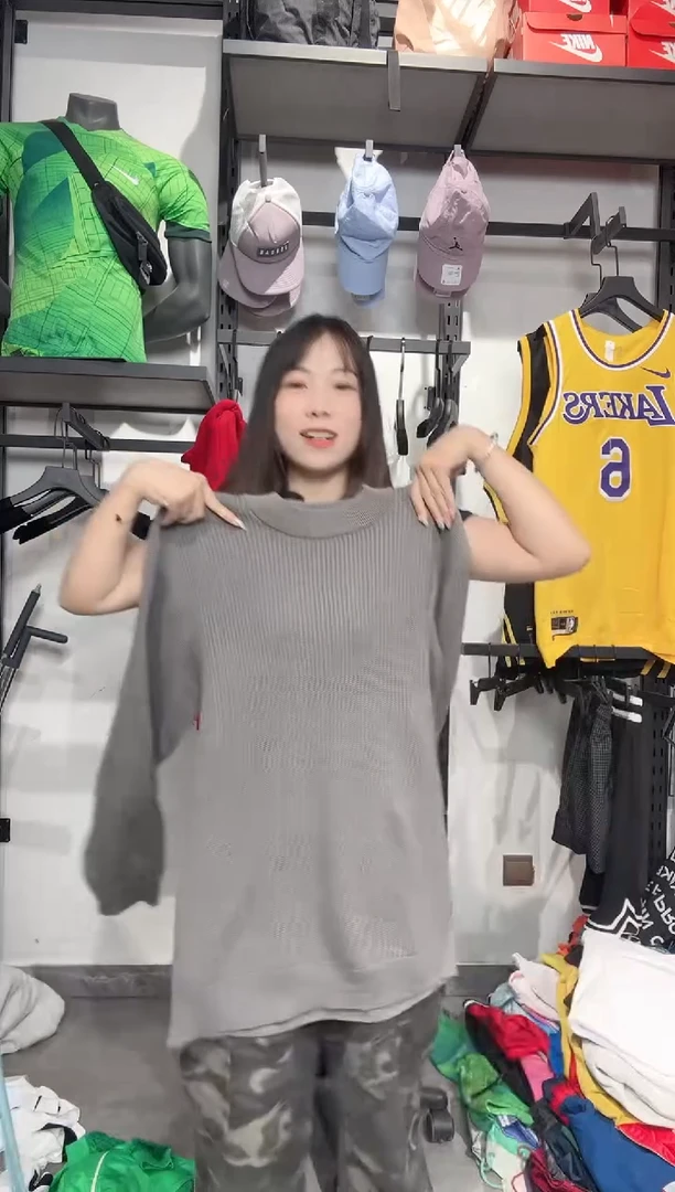 1652  编码 瑕疵款直播间过款为准 尺码175