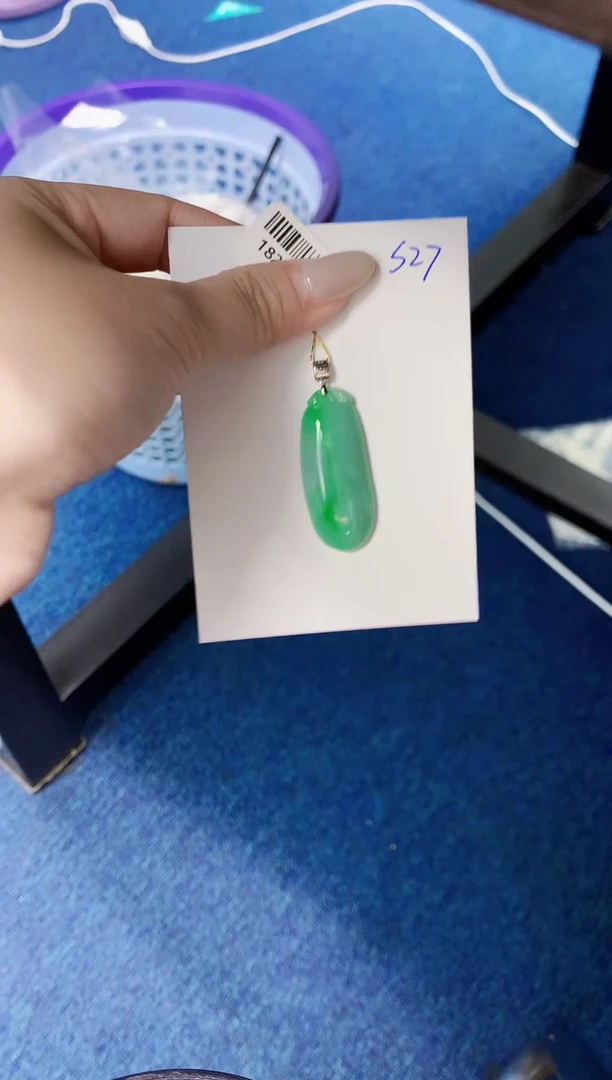 翡翠18K金镶嵌颈饰0000000000