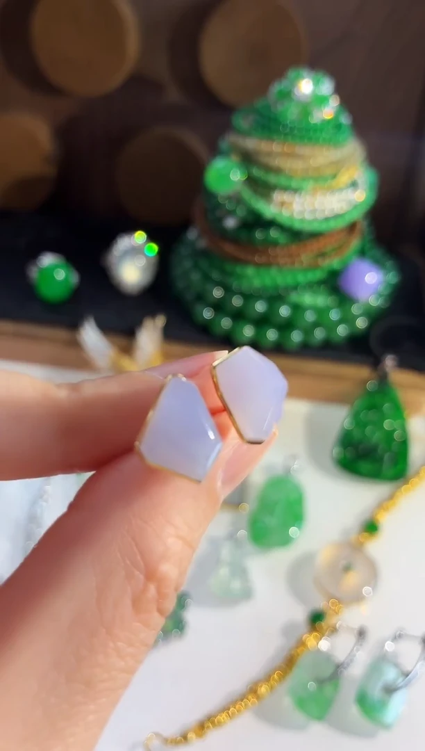 18K金镶嵌翡翠耳饰耳饰