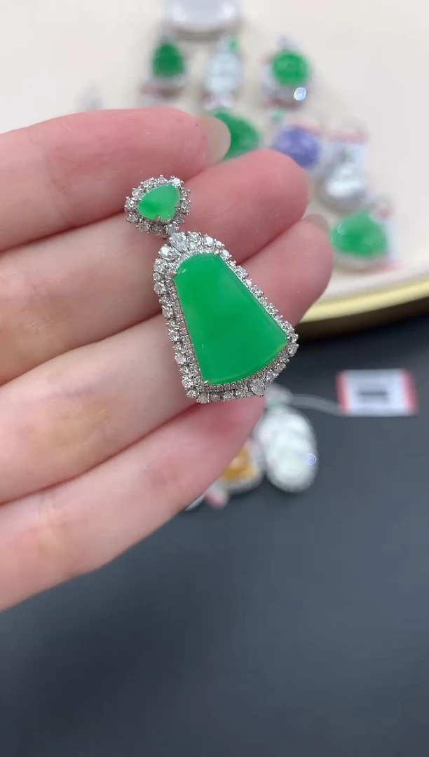 吊坠(不含链)18K金镶嵌翡翠U788|19800