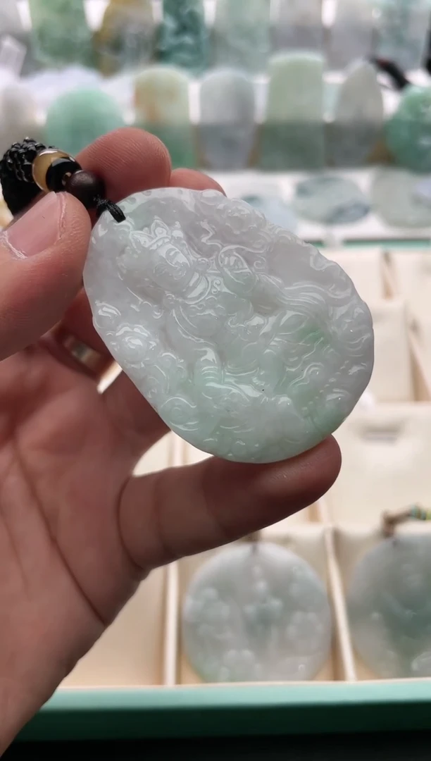 【闪购商品】翡翠颈饰未镶嵌..../2/16/ 135