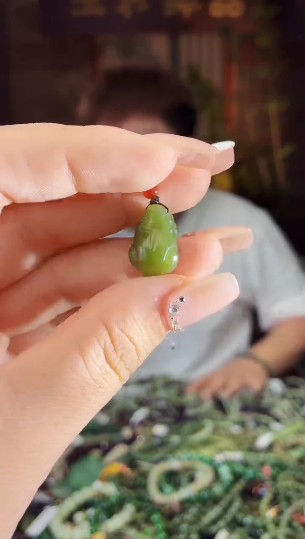 和田玉未镶嵌颈饰拍一发一