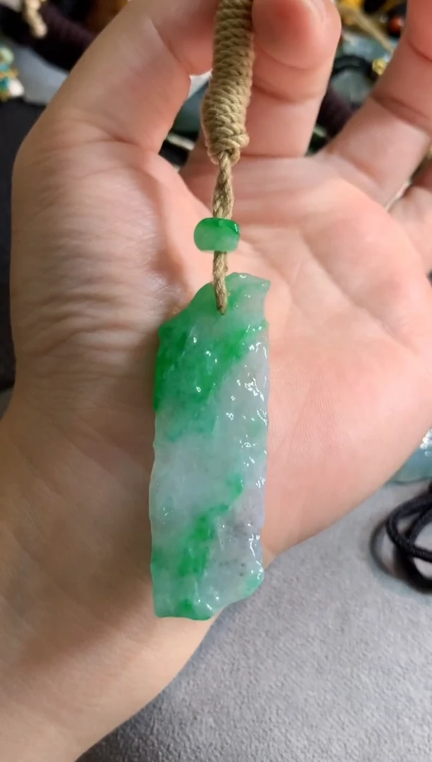 颈饰未镶嵌翡翠吊坠
