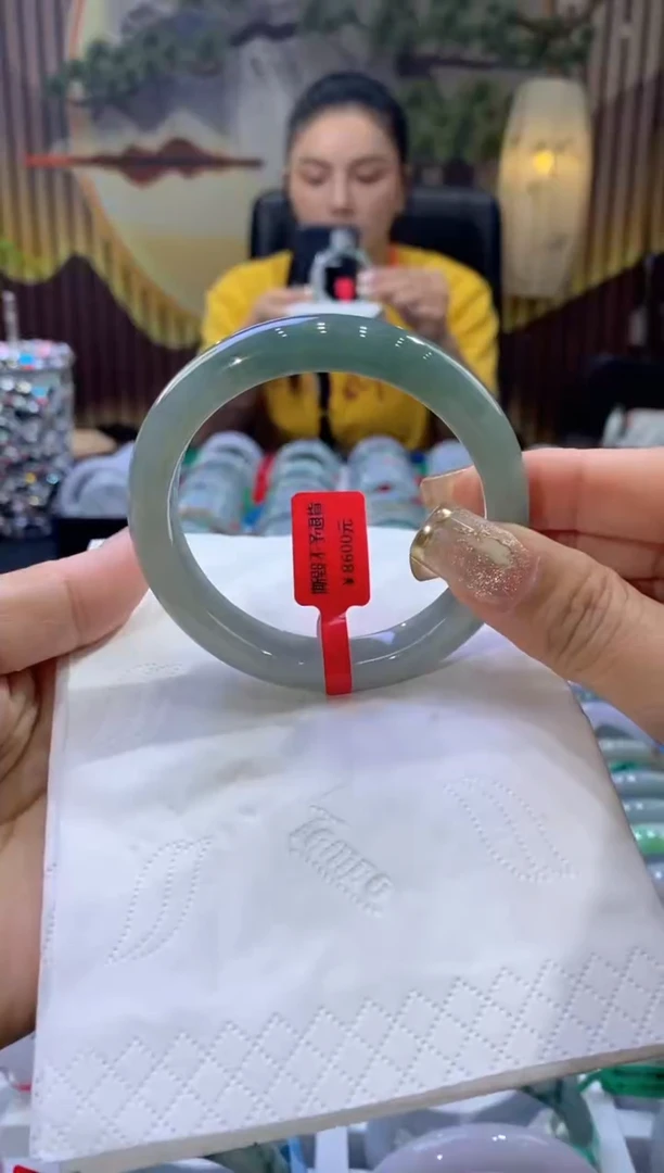 翡翠手镯未镶嵌多人07849