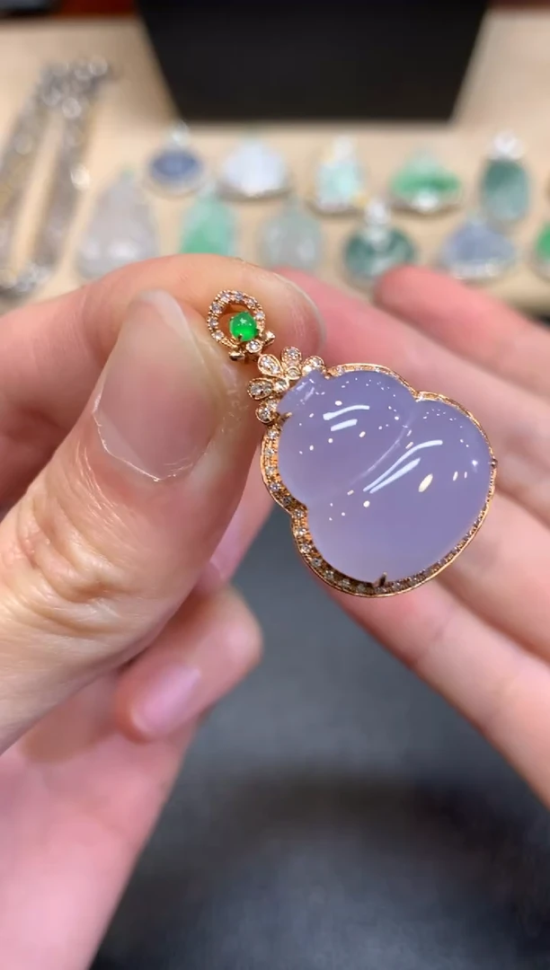 【闪购商品】翡翠颈饰18K金镶嵌葫芦【无服务费】