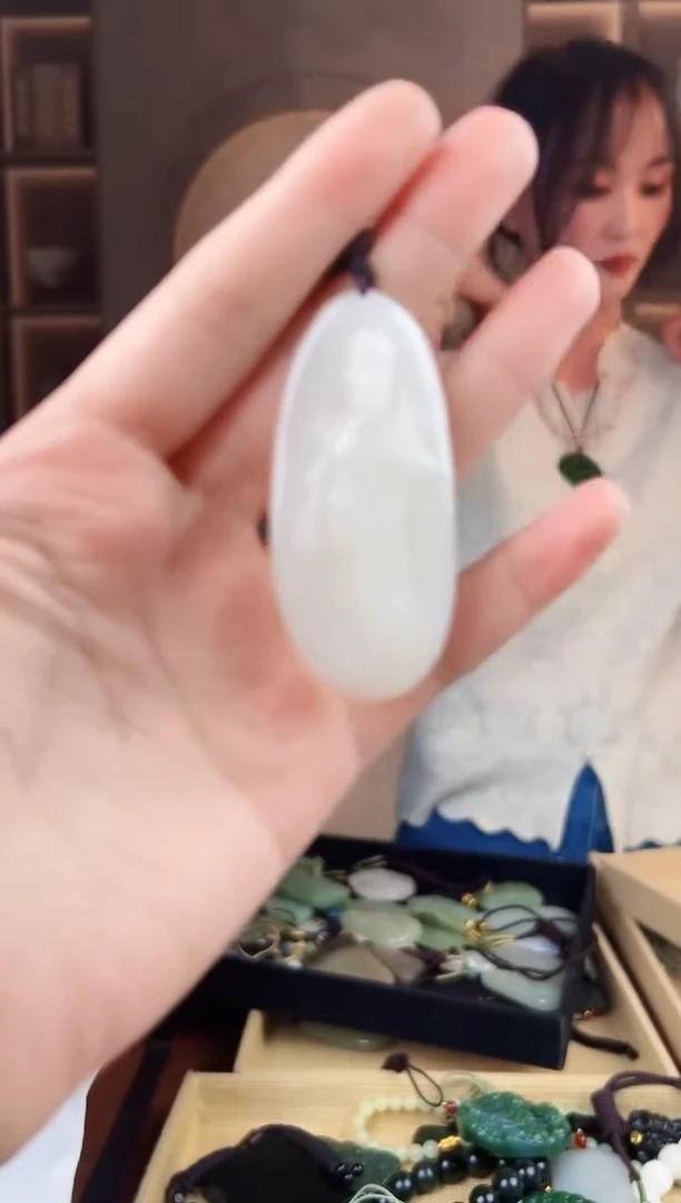 颈饰未镶嵌和田玉拍一发一，多样性发货