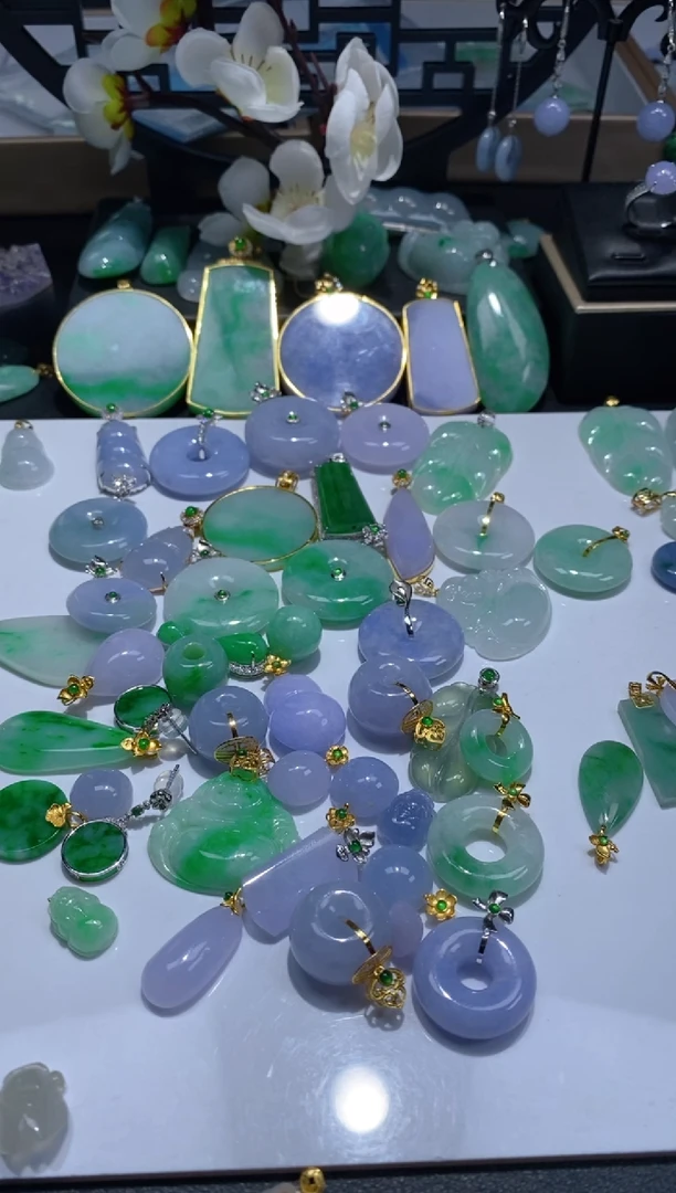 翡翠18K金镶嵌吊坠(不含链)翡翠