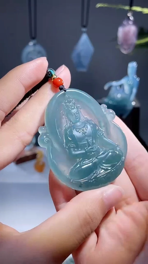 颈饰未镶嵌翡翠观音