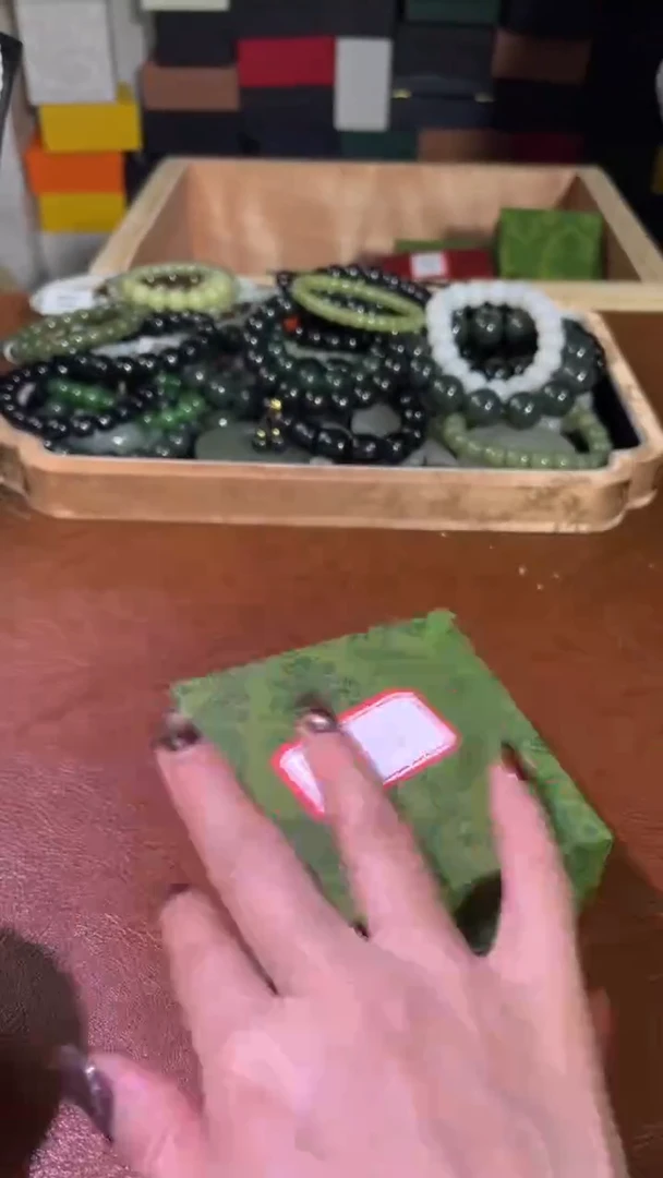 颈饰未镶嵌和田玉和田玉黑青双鱼牌