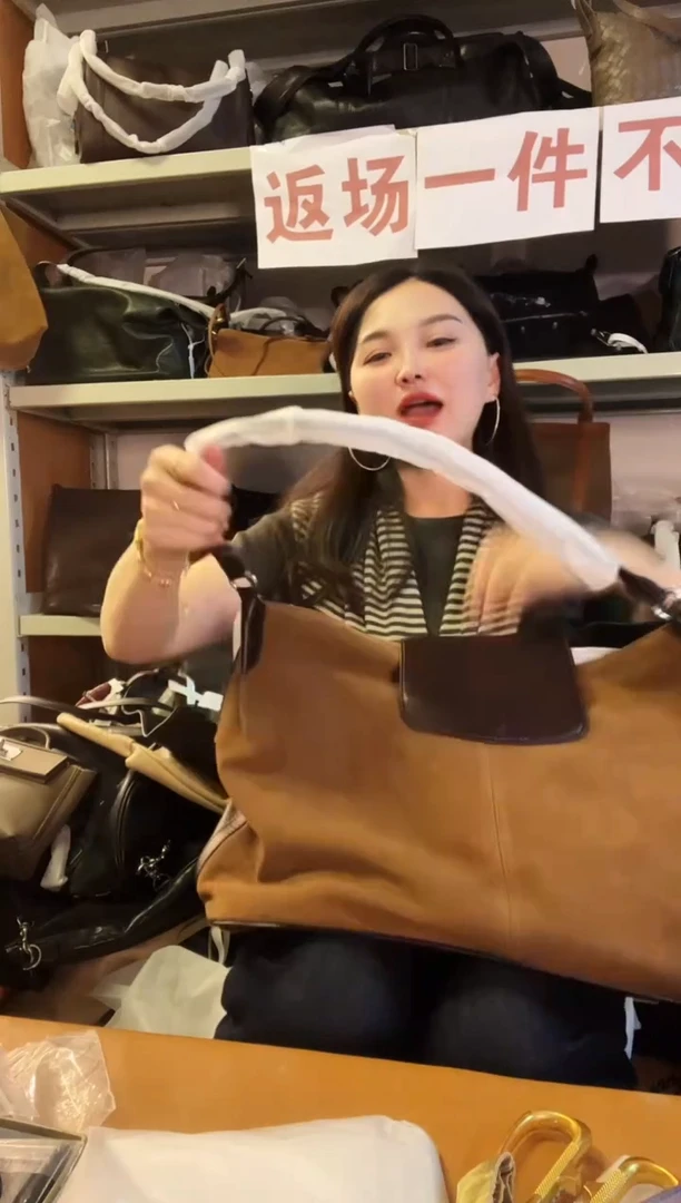 牛皮（革）高端订制时尚百搭女士包包