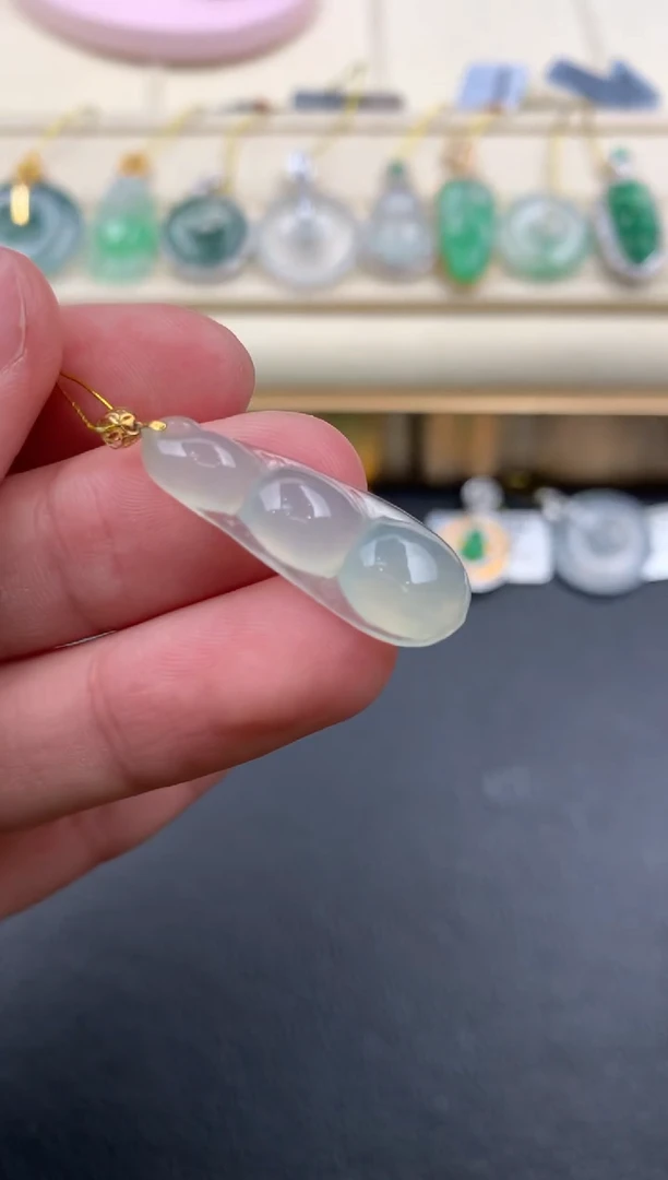 【闪购商品】翡翠颈饰18K金镶嵌D898