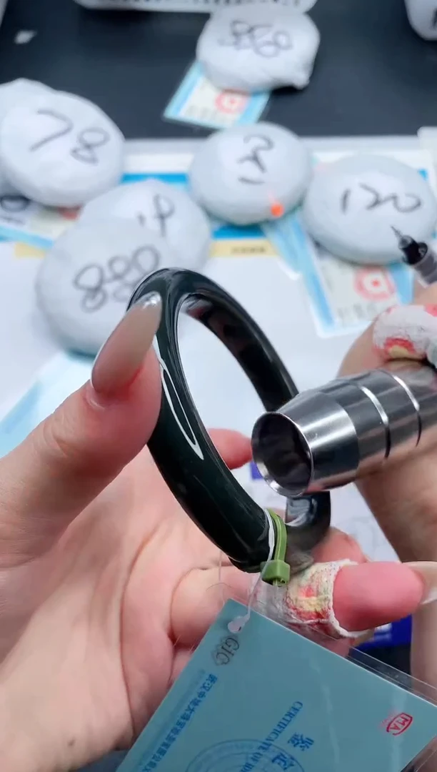 和田玉手镯未镶嵌9V278-58