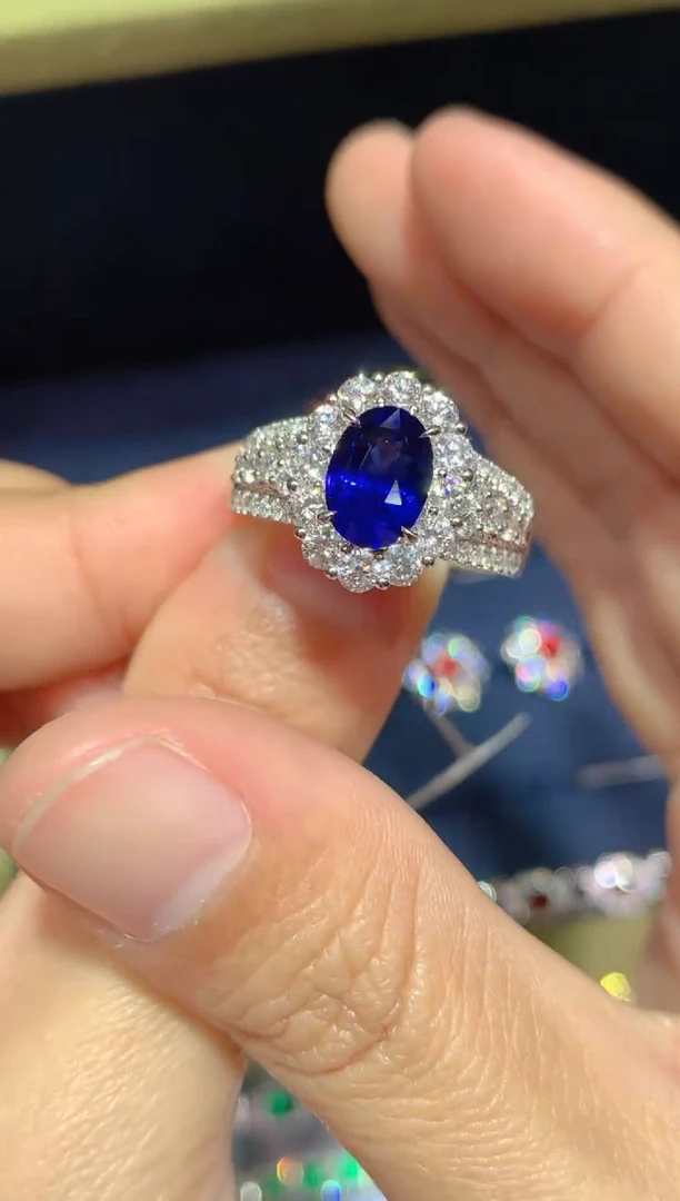 【闪购商品】蓝宝石戒指18K金镶嵌2.58CT