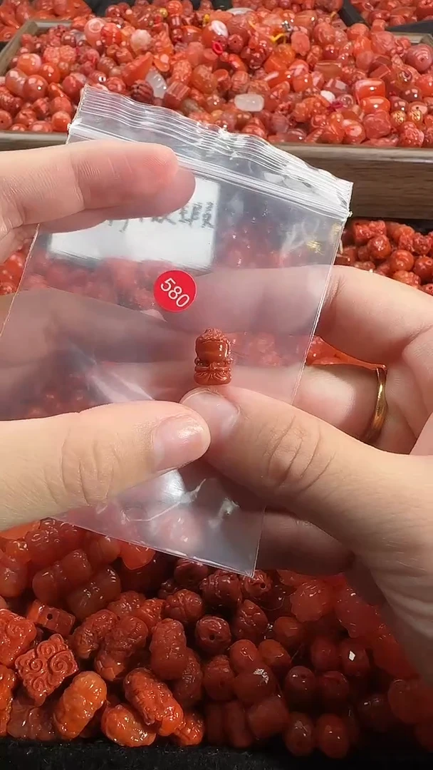 颈饰未镶嵌南红玛瑙1