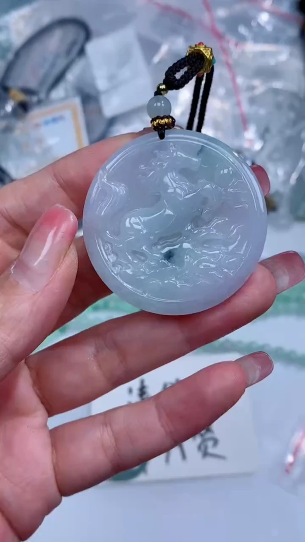 翡翠未镶嵌颈饰吊坠