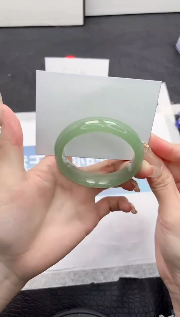 【闪购商品】石英质玉手镯未镶嵌Y125-52.5