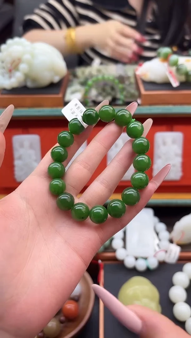 未镶嵌手串和田玉董小姐推荐 多样性发货 拍一发一by12