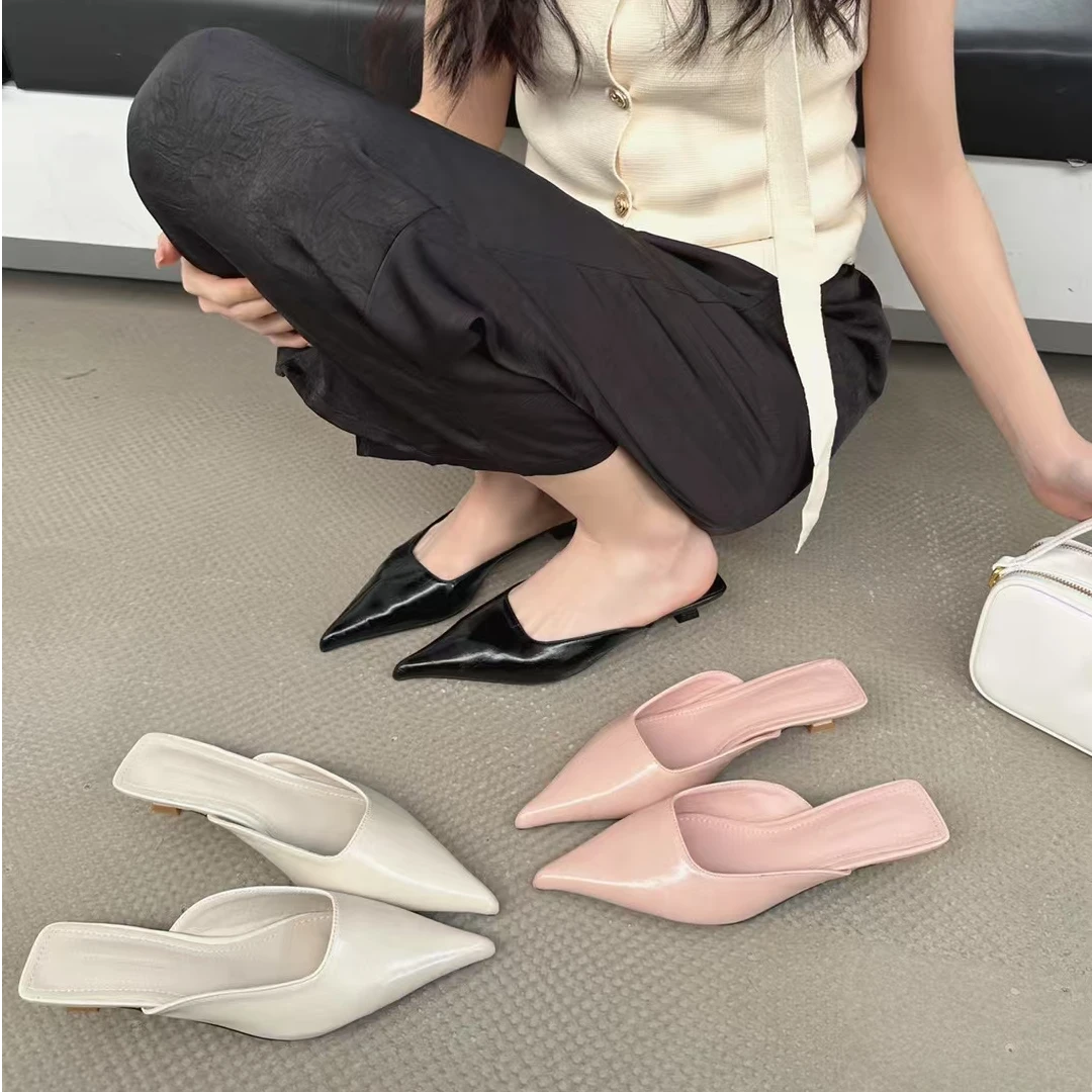 2025春季新款显瘦尖头中低跟包头凉拖鞋女外穿软皮细跟穆勒半拖鞋