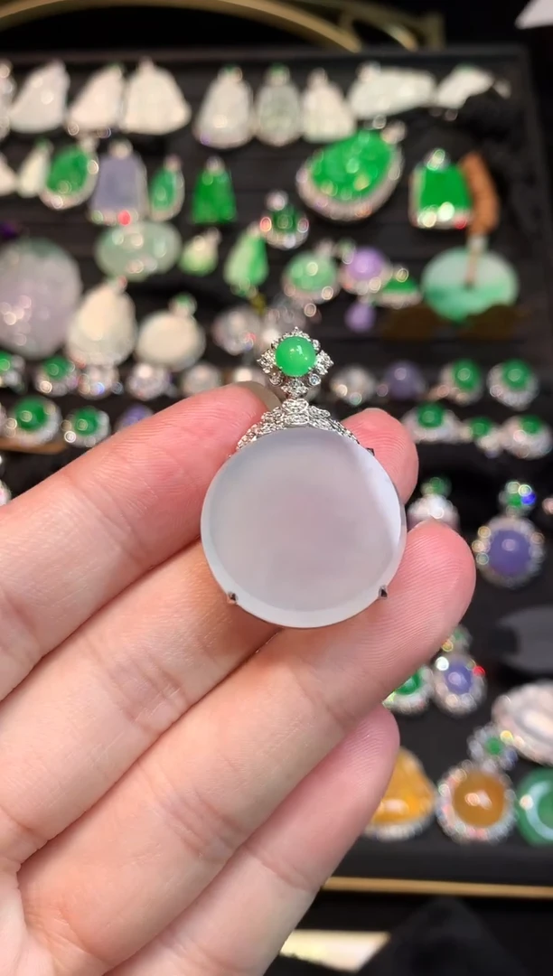 吊坠(赠链)18K金镶嵌翡翠高冰圆牌吊坠