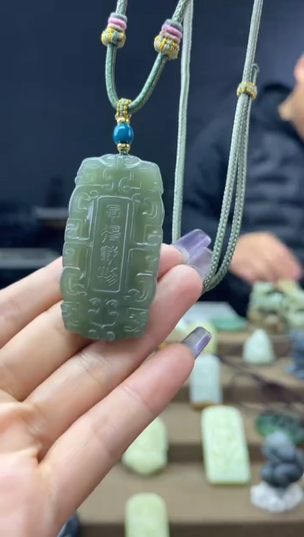 颈饰未镶嵌和田玉1