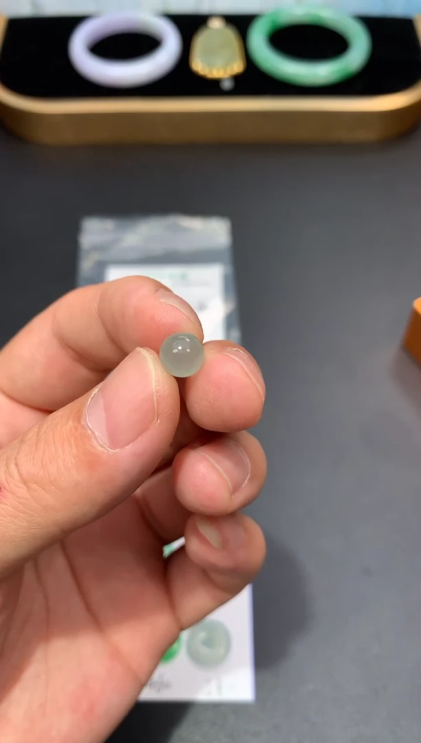 未镶嵌定制翡翠48小时鉴赏期 退货不扣服务费