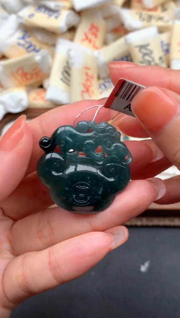 未镶嵌挂件翡翠1