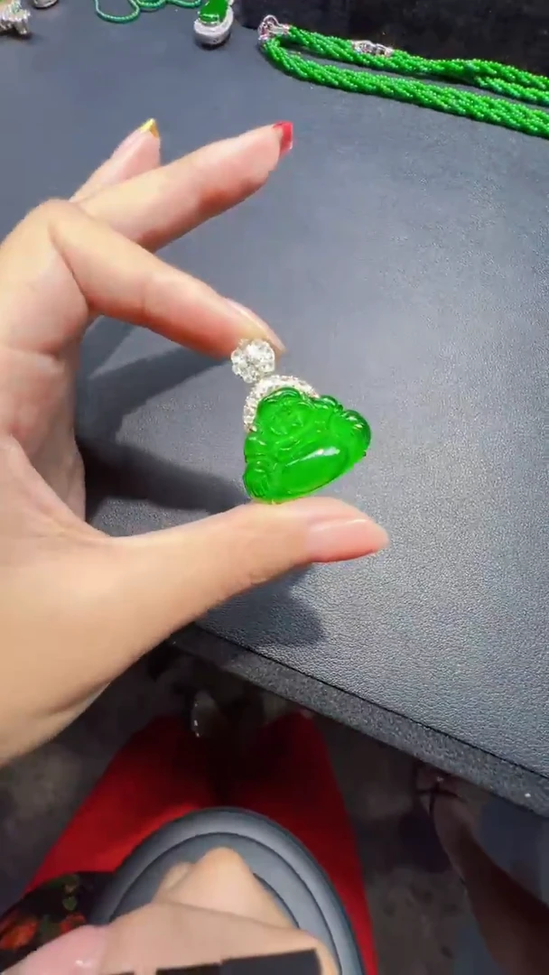 未镶嵌定制翡翠翡翠A货有轻微色差属于正常现象，佛公多样性发货1