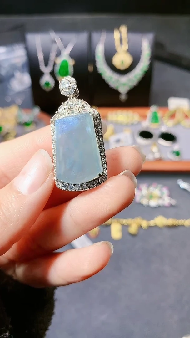 【闪购商品】翡翠毛衣链银S925镶嵌吊坠