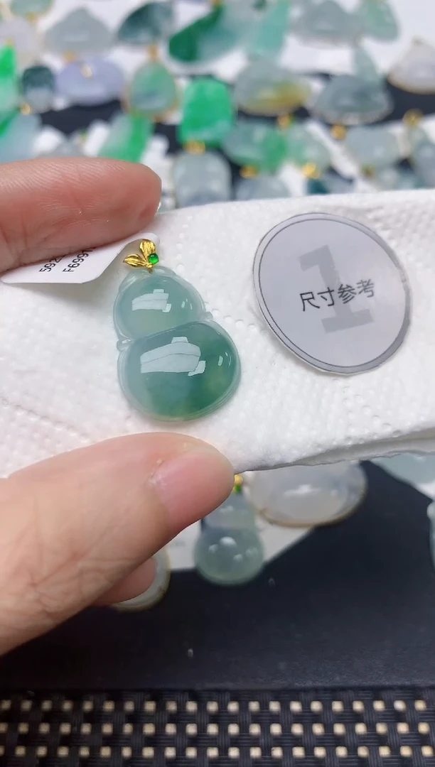 颈饰18K金镶嵌翡翠天然缅甸A货翡翠