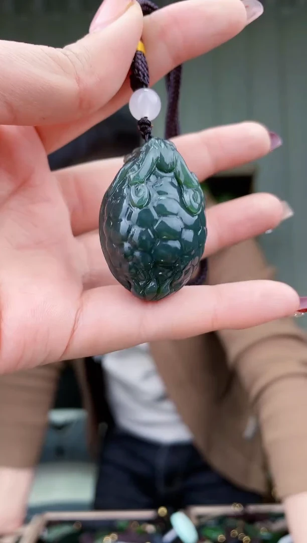 【闪购商品】和田玉挂件未镶嵌拍一发一，多样性发货