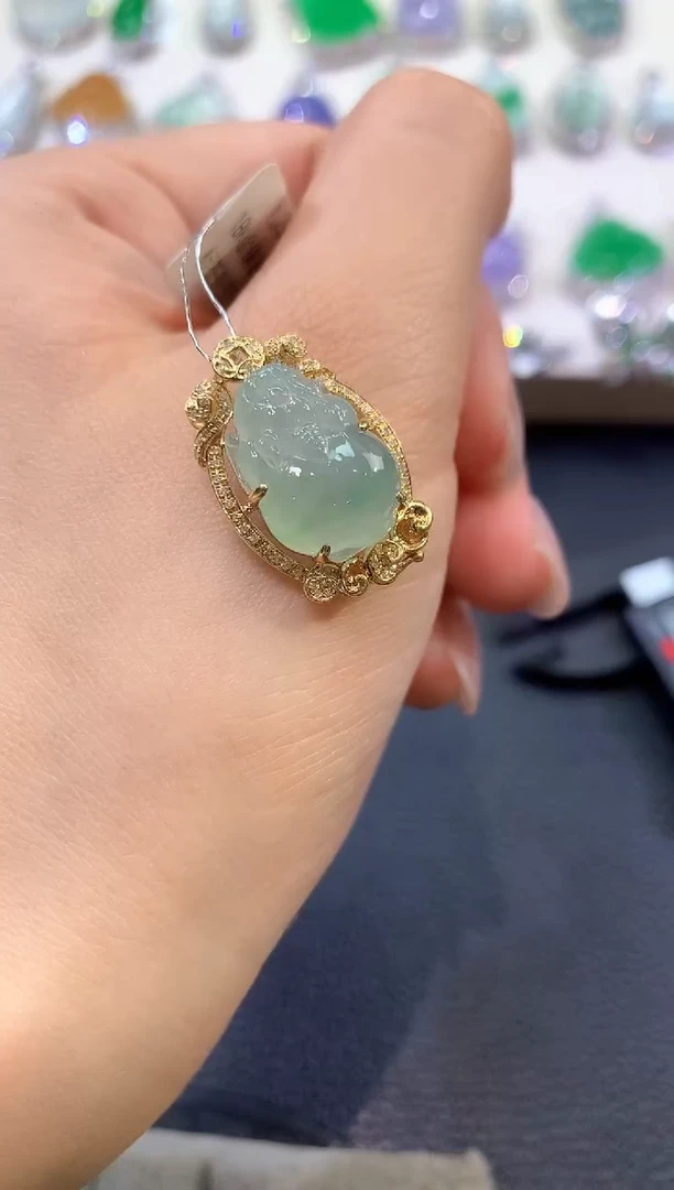 翡翠18K金镶嵌吊坠(不含链)c32