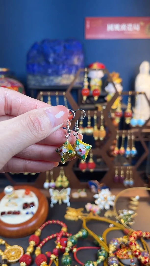 【闪购商品】花朵珐琅景泰蓝耳钩