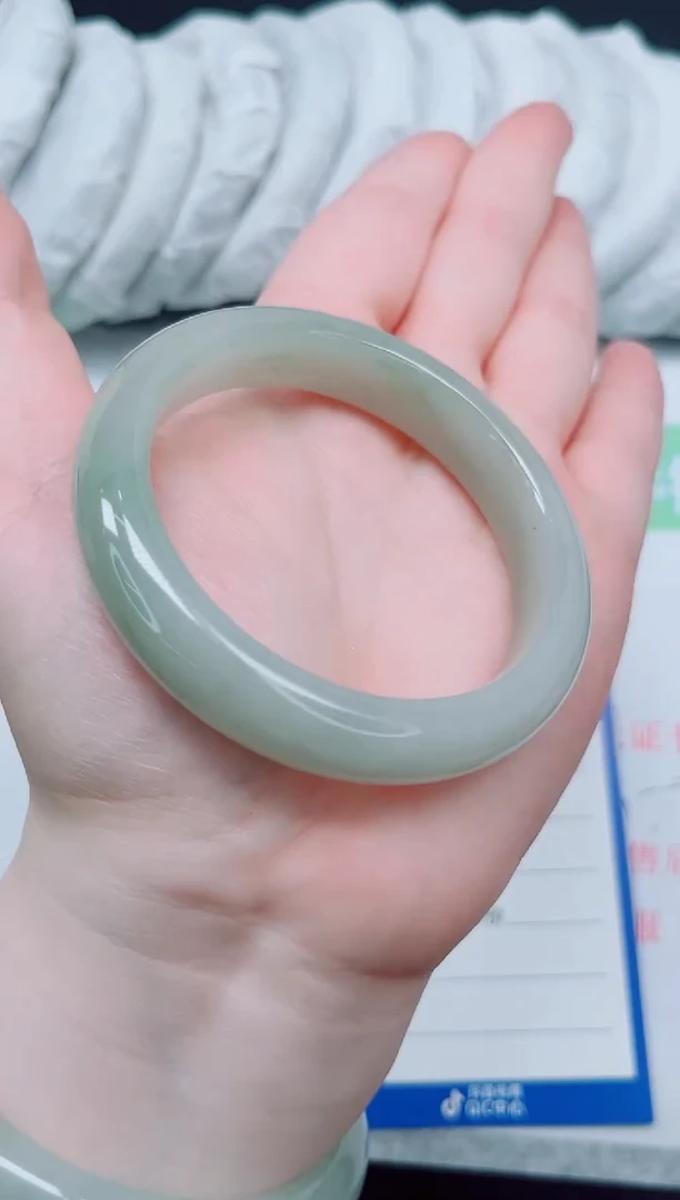 石英质玉手镯未镶嵌85-圈口：56.4