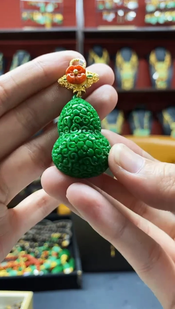 颈饰未镶嵌翡翠吊坠