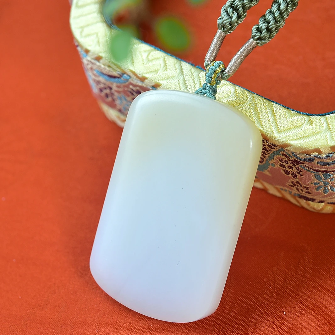 精品和田玉糖白料无事牌吊坠男女款平安无事牌项链挂件俏色玉坠