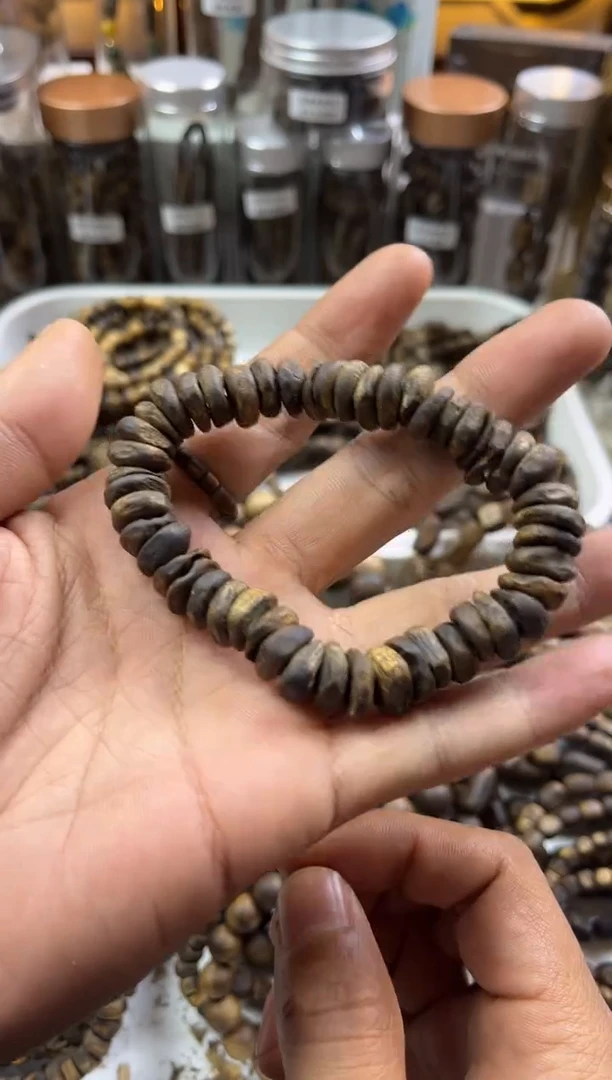【闪购商品】沉香手串沉水 包壳随形单圈  多样性选其一