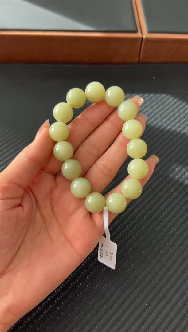 未镶嵌手串和田玉若羌微色差卡14Mm